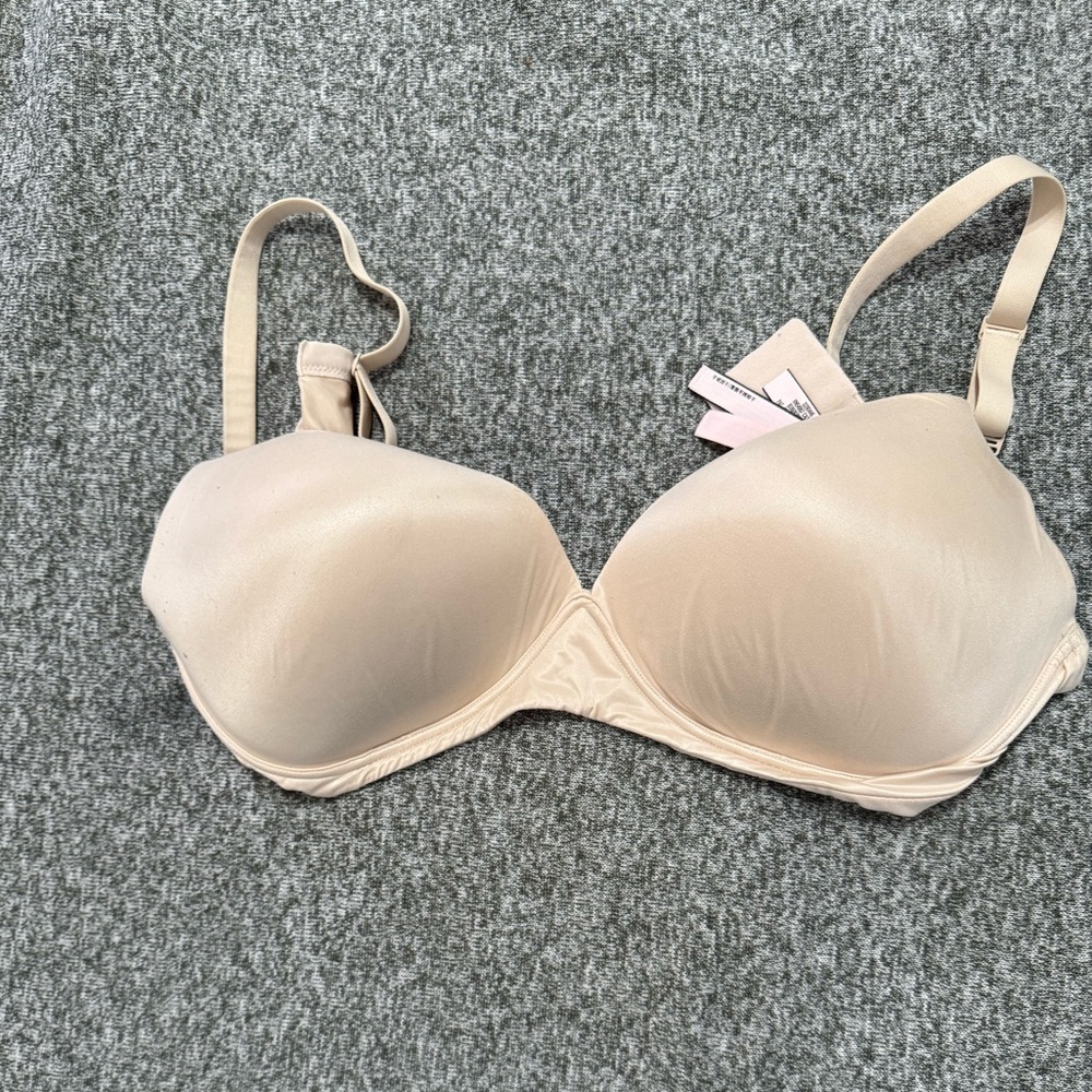 Victorias Secret wireless breastfeeding/maternity bra. Size 38DDD